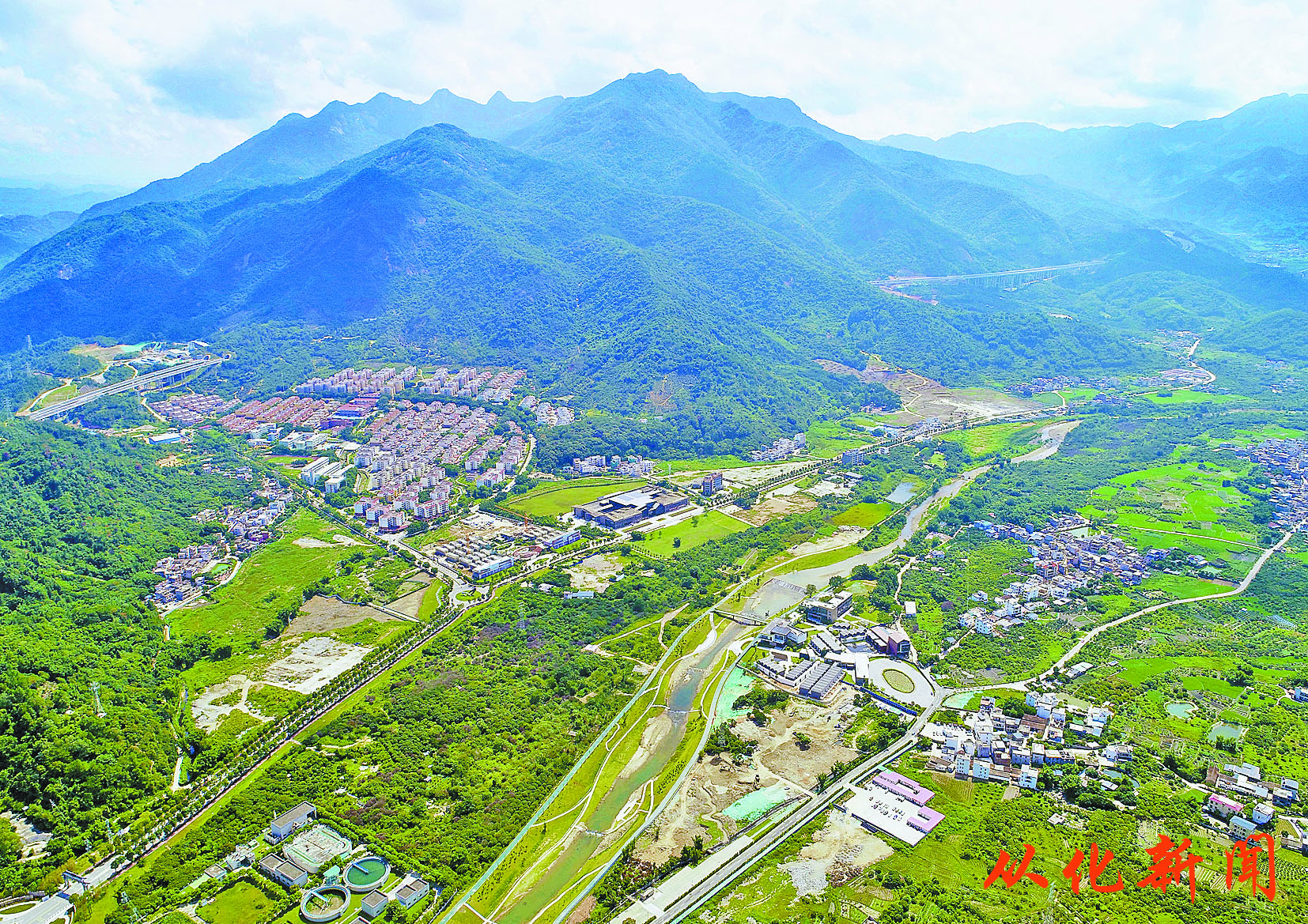 俯瞰生态设计小镇（资料图片）.jpg