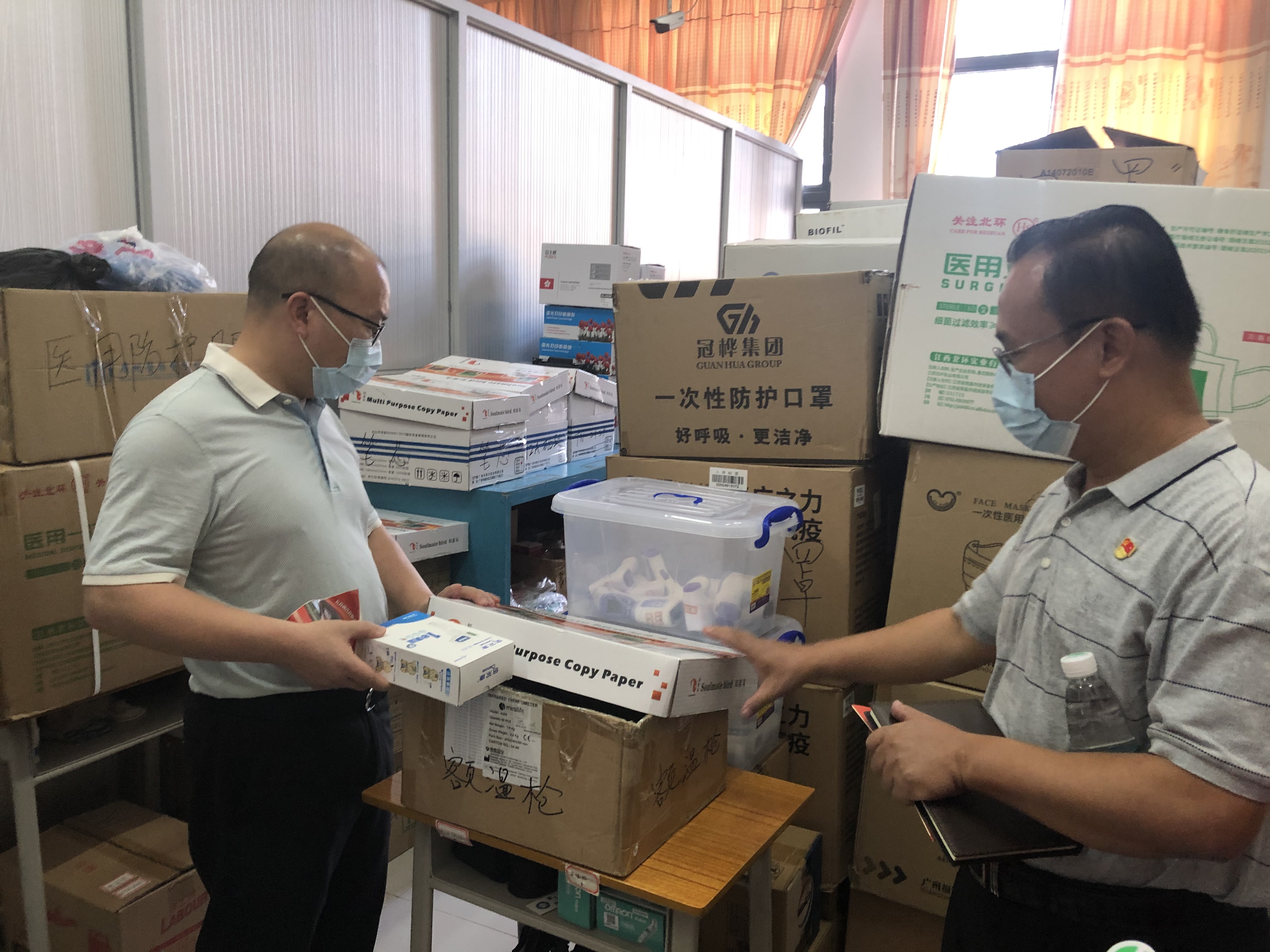 2.1.曾奕同志到良口中学监督检查中考疫情防控措施落实情况。.jpg