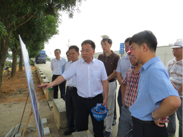 [区住建局] 市住建委王宏伟主任调研我区城乡建设工作