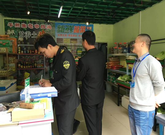 区食药监局联合多部门开展校园周边食品安全检查1